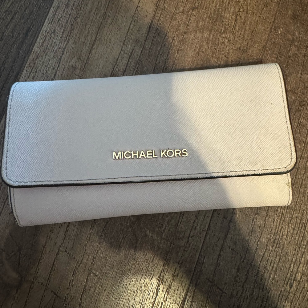 Michael Kors Light Pink Wallet